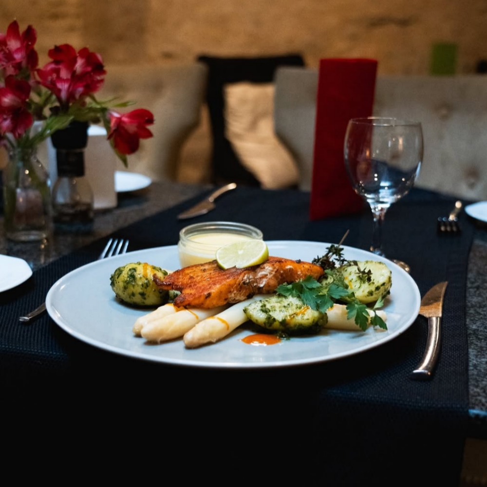 Lachsfilet auf Pastanest